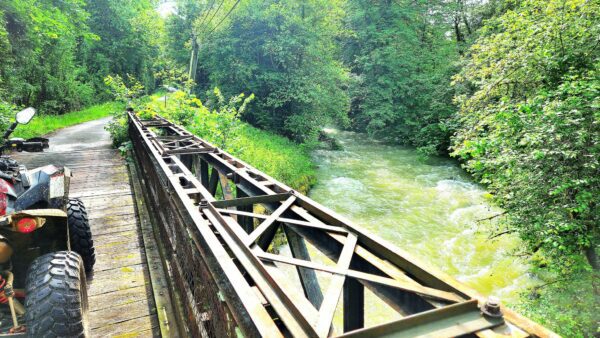 Chemin randonne quad jura
